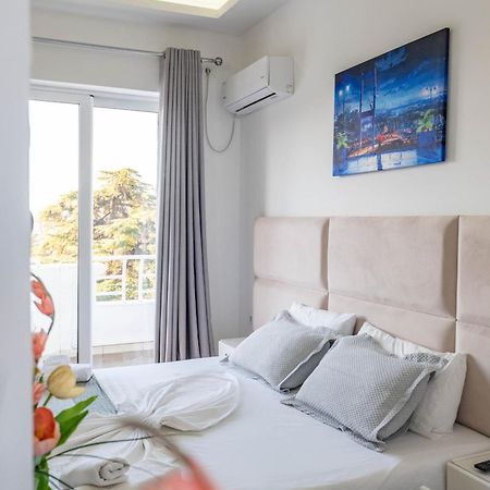 Hotel Myrtai - City Center Sarande Bagian luar foto