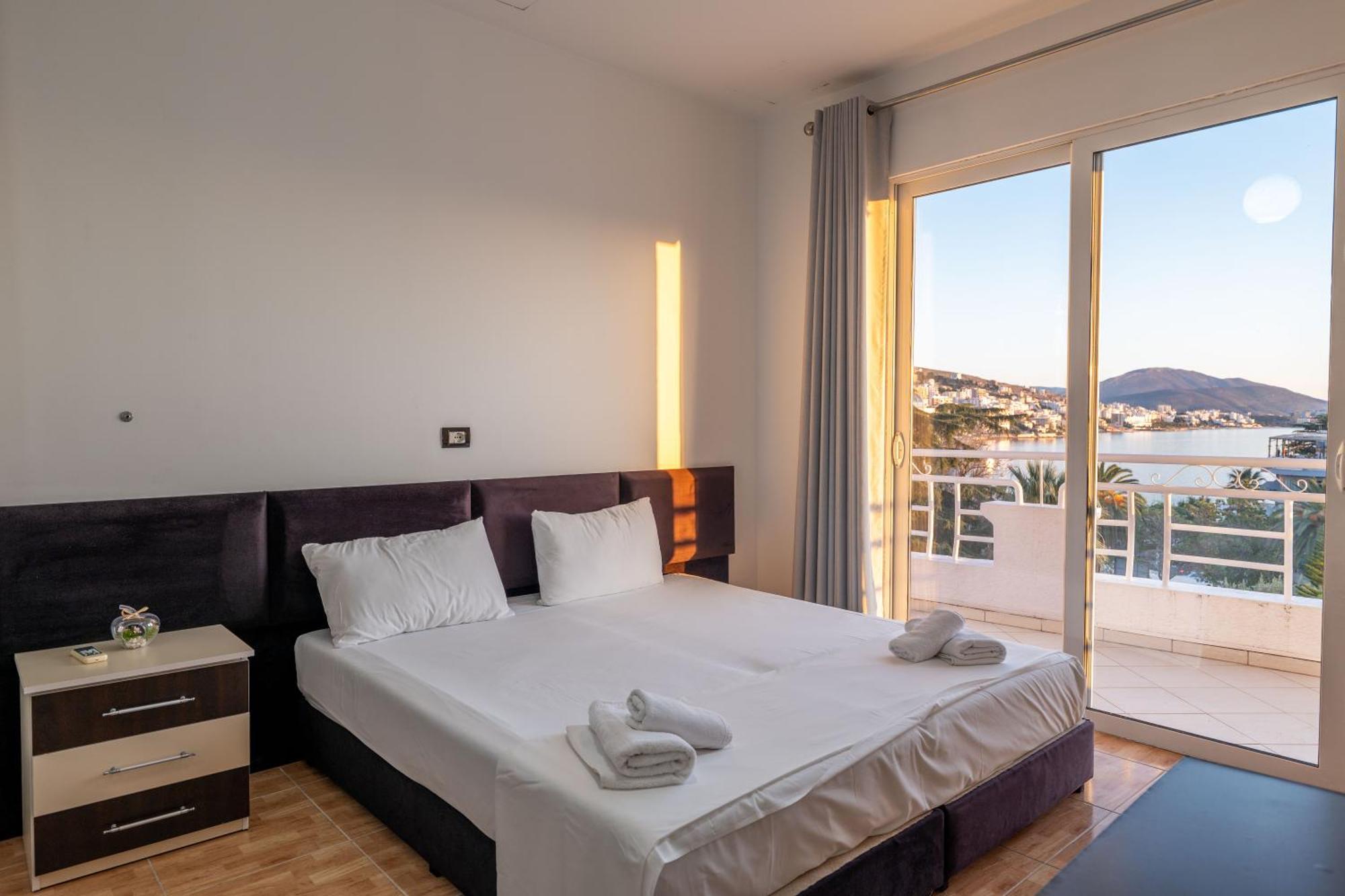 Hotel Myrtai - City Center Sarande Bagian luar foto
