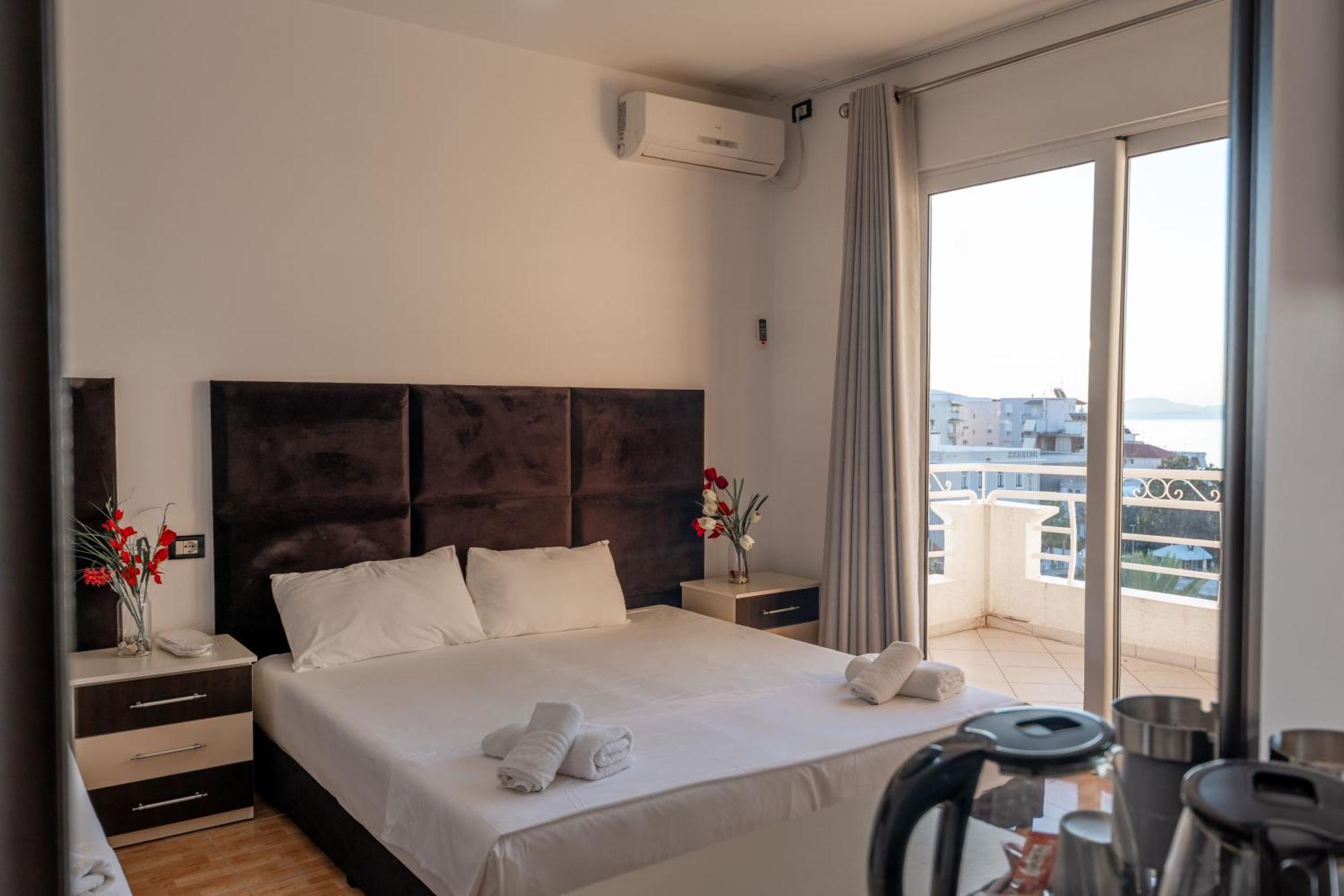 Hotel Myrtai - City Center Sarande Bagian luar foto